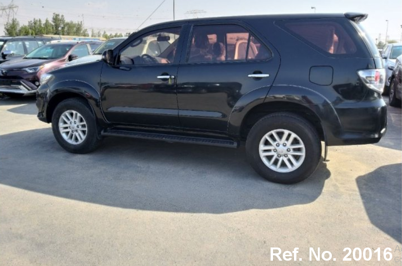  Toyota / Fortuner Stock No. 20016